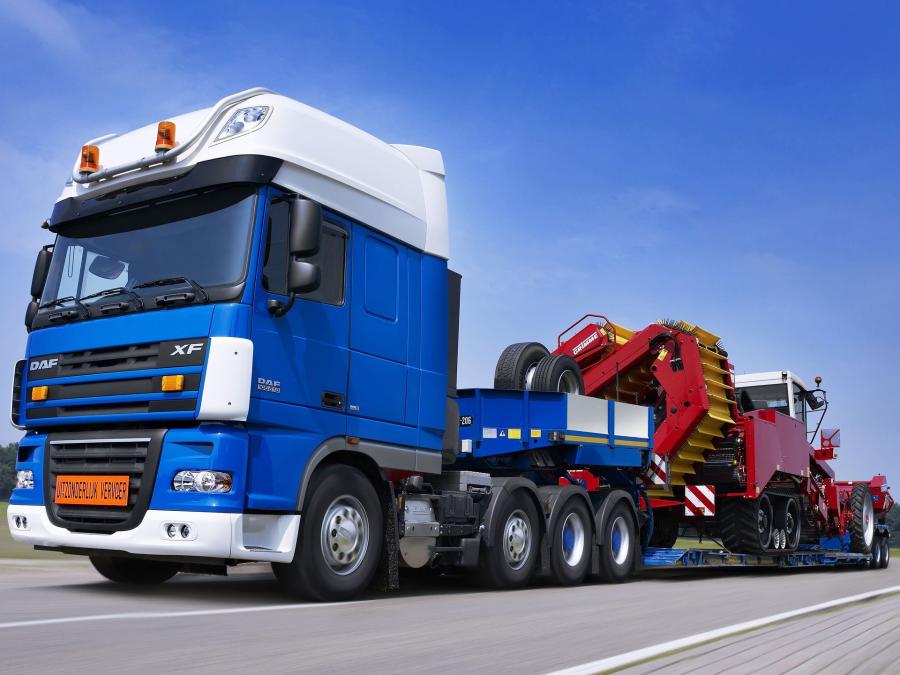  DAF XF105 8x4 FTM Space Cab 2006 года  (фото 2 из 5)